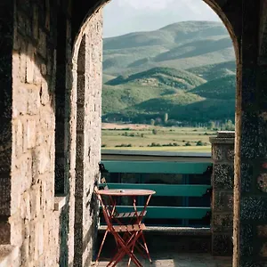 https://helgas-guesthouse.albaniahotels.org